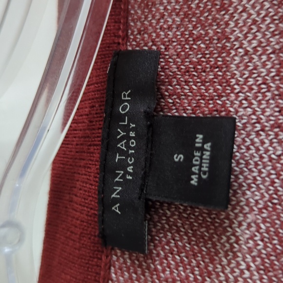 ANN TAYLOR Factory Ladies Sweater - Picture 2 of 6